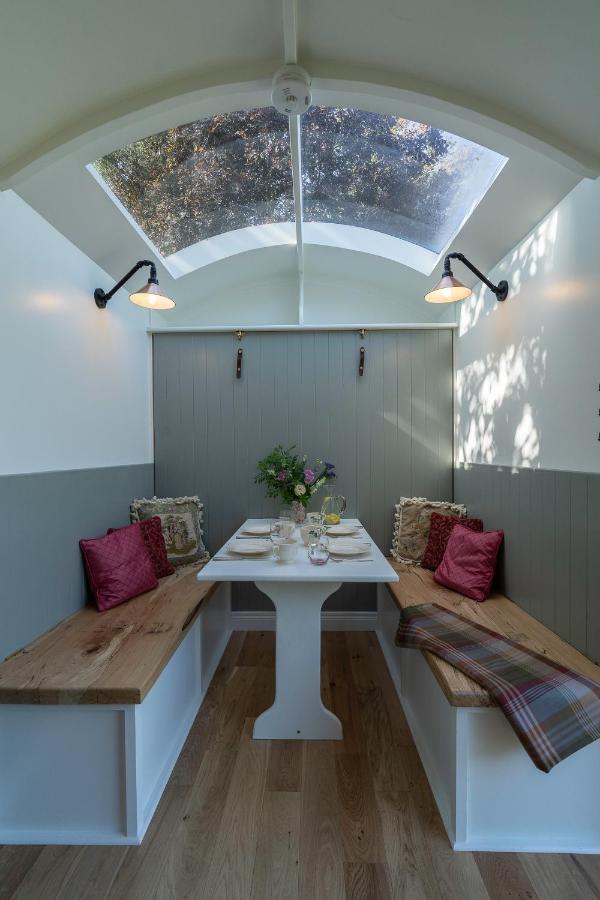 Bannfield Shepherds Hut แบลลีย์มันนี ภายนอก รูปภาพ