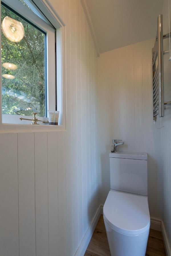 Bannfield Shepherds Hut แบลลีย์มันนี ภายนอก รูปภาพ