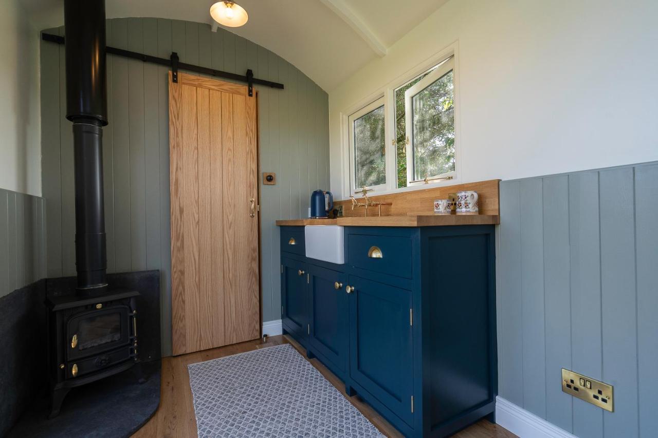Bannfield Shepherds Hut แบลลีย์มันนี ภายนอก รูปภาพ
